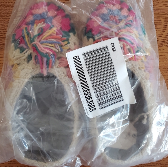 Anthropologie French Knot Granny Square Crocheted Slippers - cream - Picture 7 of 11